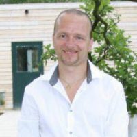 In Memoriam Henri van Hooff